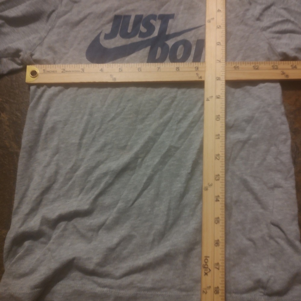 Nike Graphic T-Shirt Kids Small Gray Excellent Just Do It‎ Swoosh Logo Tee